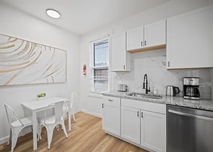 Shadyside, !c Modern And Bright Private Bedroom With Shared Bathroom Pittsburgh
