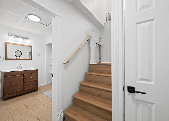 Shadyside, !c Modern And Bright Private Bedroom With Shared Bathroom Pittsburgh