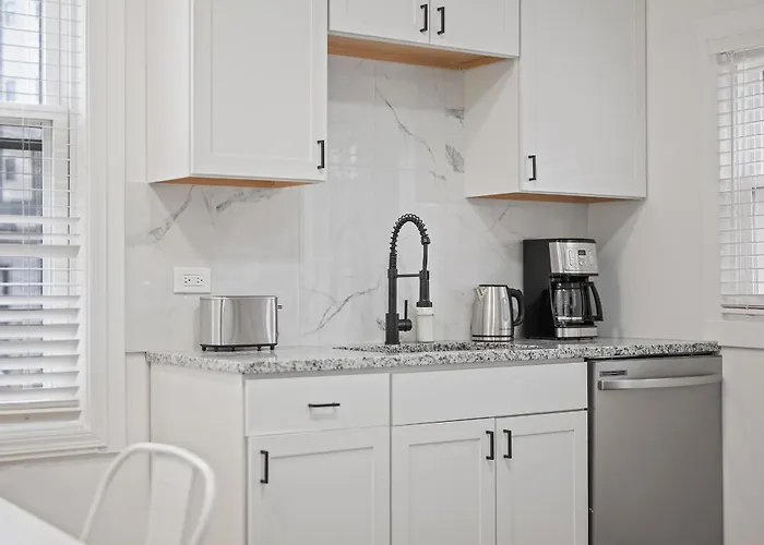 Shadyside, !c Modern And Bright Private Bedroom With Shared Bathroom Homestay Pittsburgh