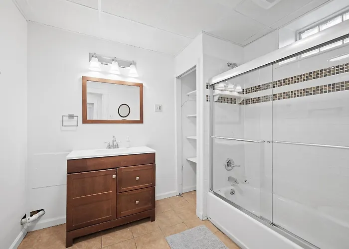 Shadyside, !c Modern And Bright Private Bedroom With Shared Bathroom Homestay Pittsburgh