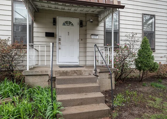 Shadyside, !c Modern And Bright Private Bedroom With Shared Bathroom Pittsburgh